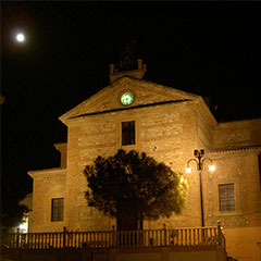 Iglesia Santa Ana de noche